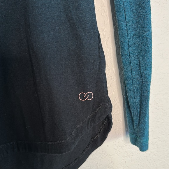 NEW CALIA Flow Everyday Teal Ombre Long Sleeve T-Shirt Athleisure Athletic Green - Picture 5 of 7